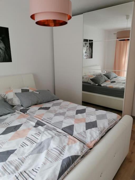 Apartment Ludwigsburg, Ruhige Lage Im Gruenen, Schlossnaehe, Bluehendes Barock *